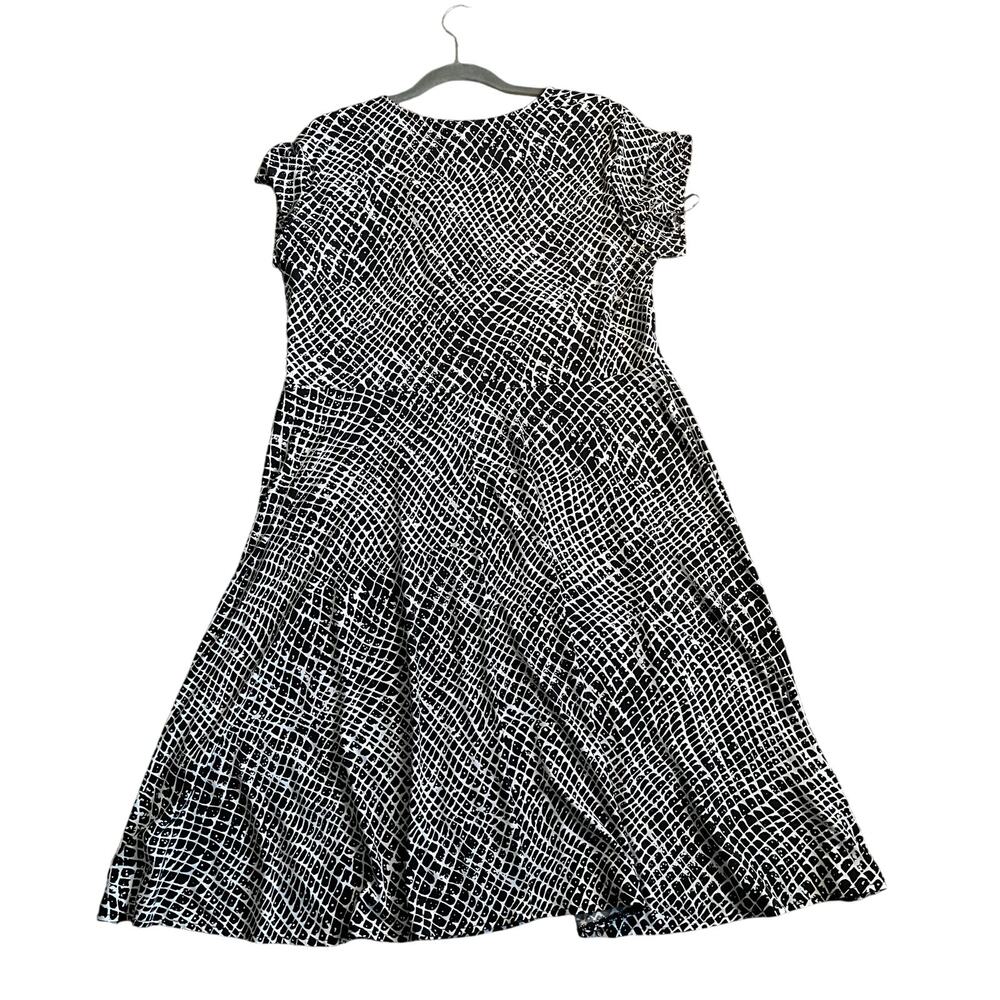 Alfani Fit & Flare Black and White Print Dress - Size 1X *** - Picture 2 of 5
